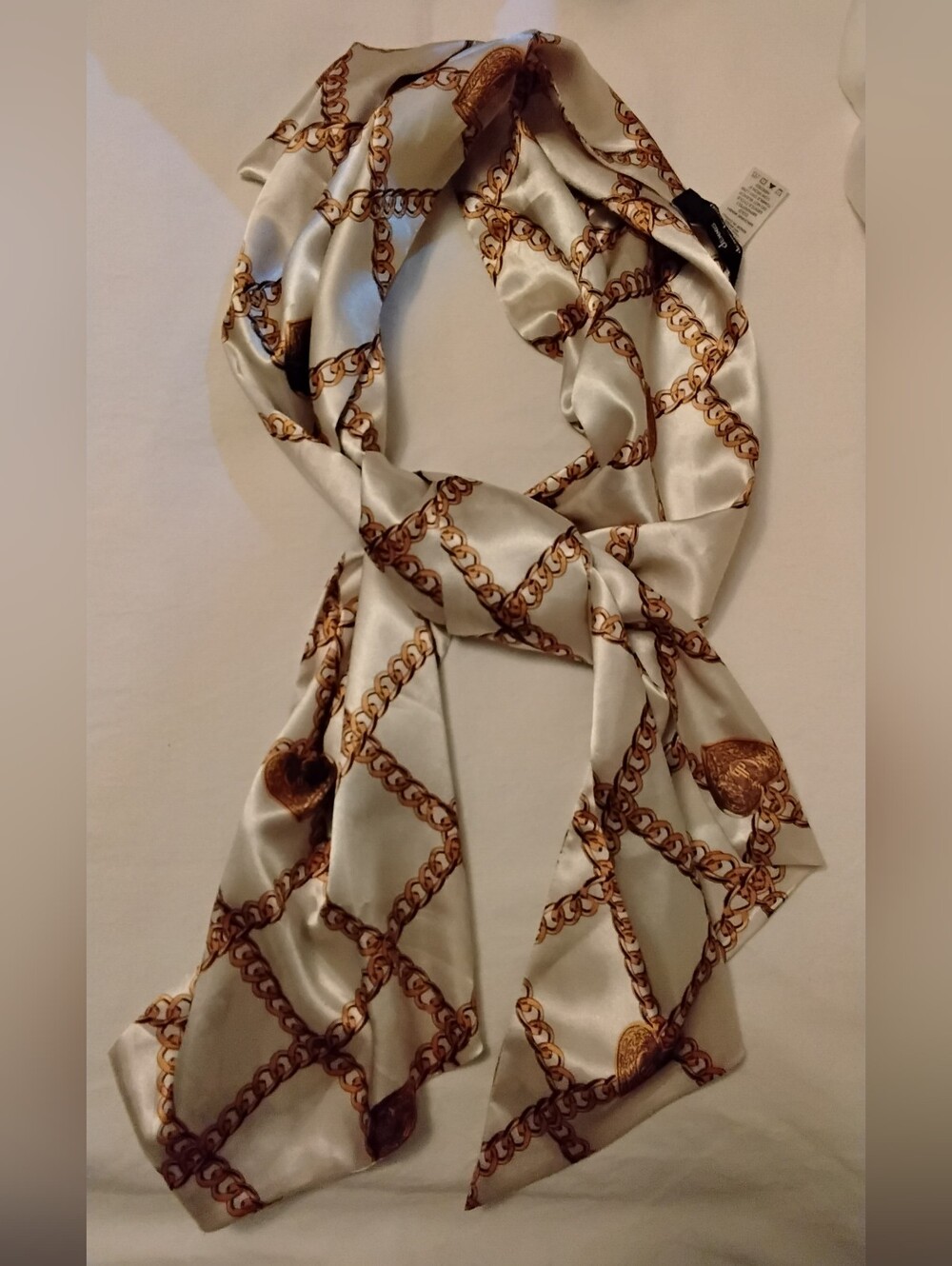 Vtg dennis basso White and Gold Heart And Chain Print Scarf